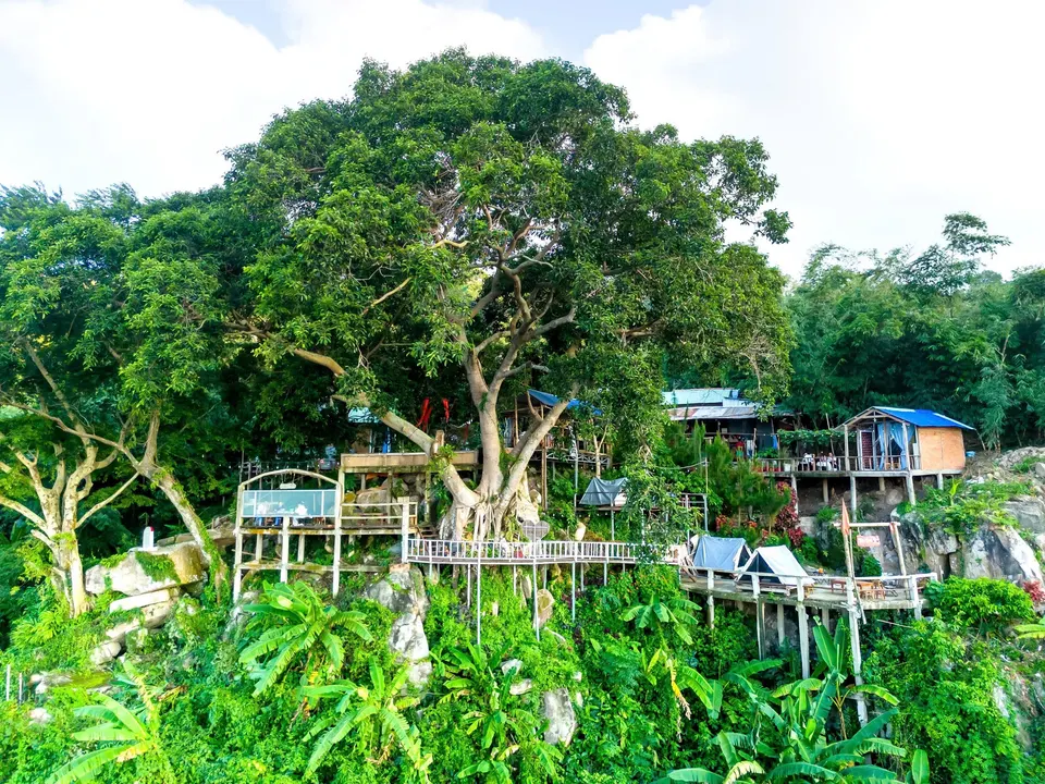 Homestay giữa rừng cây trên sườn Núi Cấm